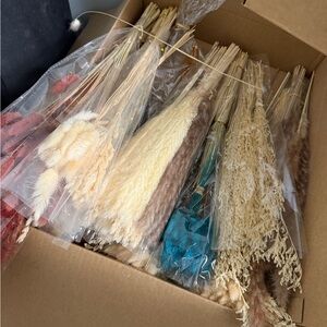 Assorted Dried Pampas Grass Bouquet